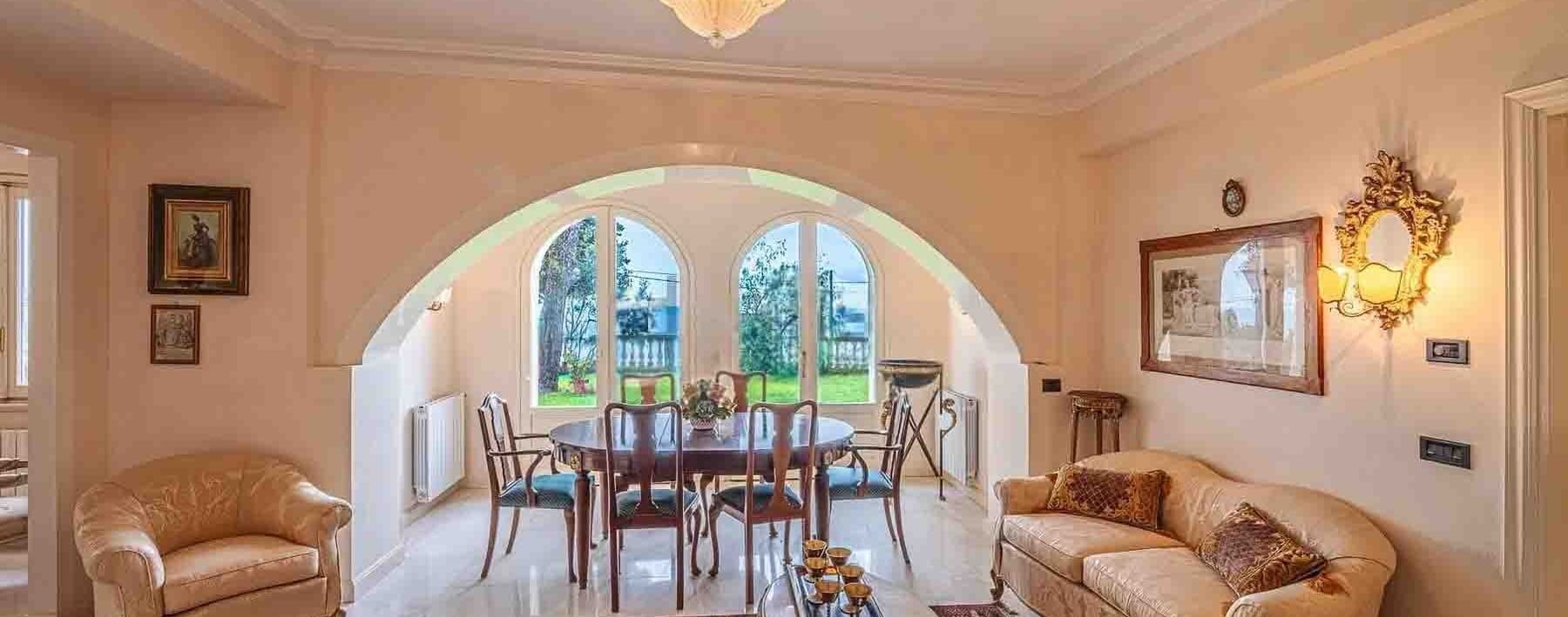 Villa storica a Sanremo, 500 mq vicino al mare
