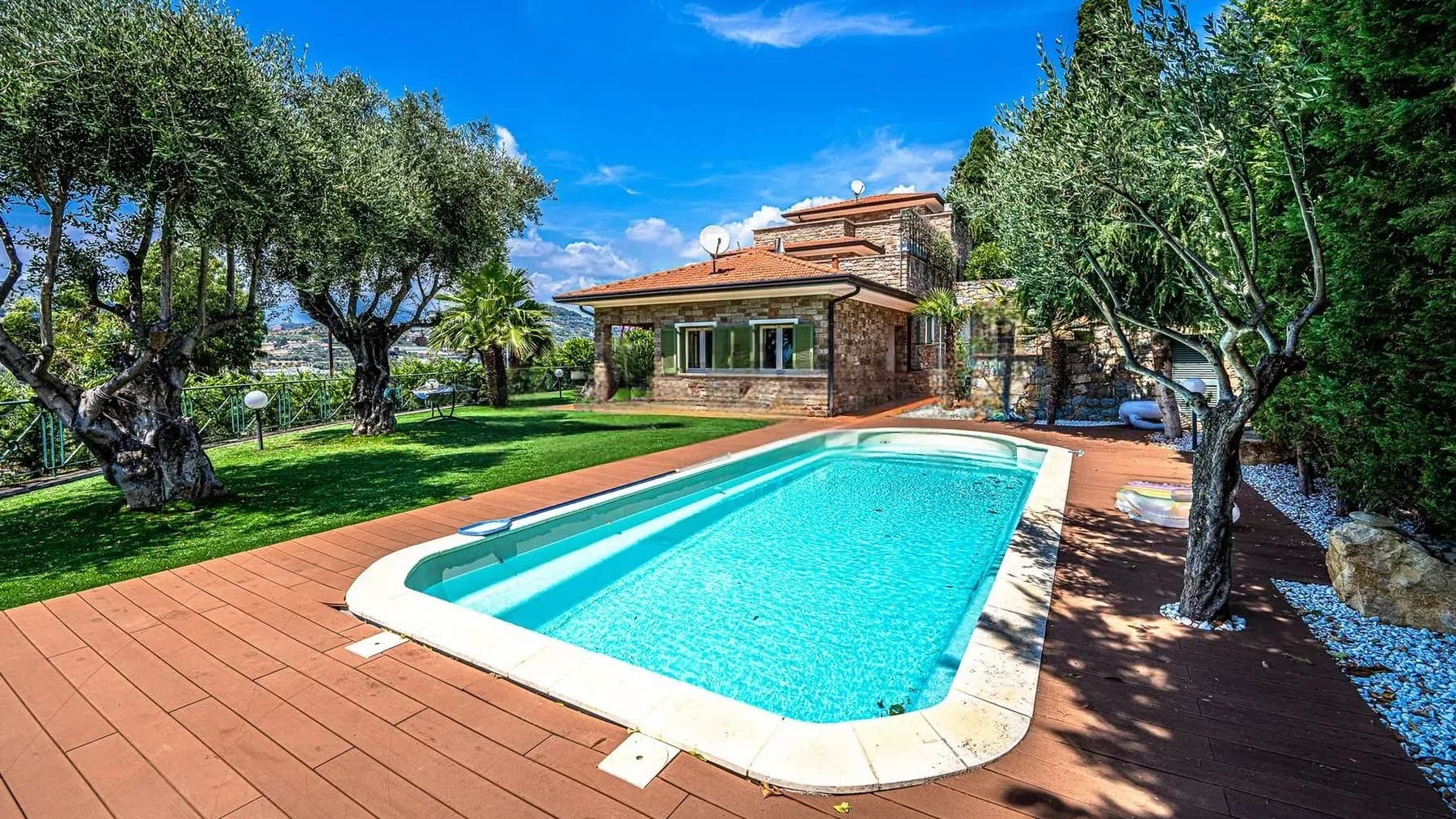 Elegant Villa in Bordighera, Liguria's Charm