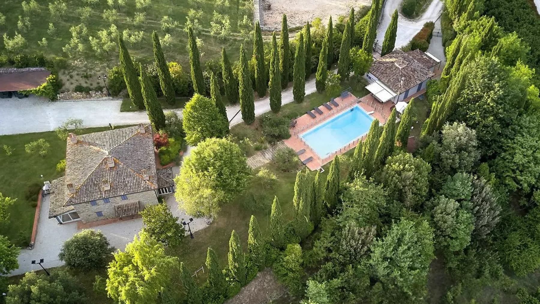 Villa con Piscina e Uliveto a Massa Martana, Umbria
