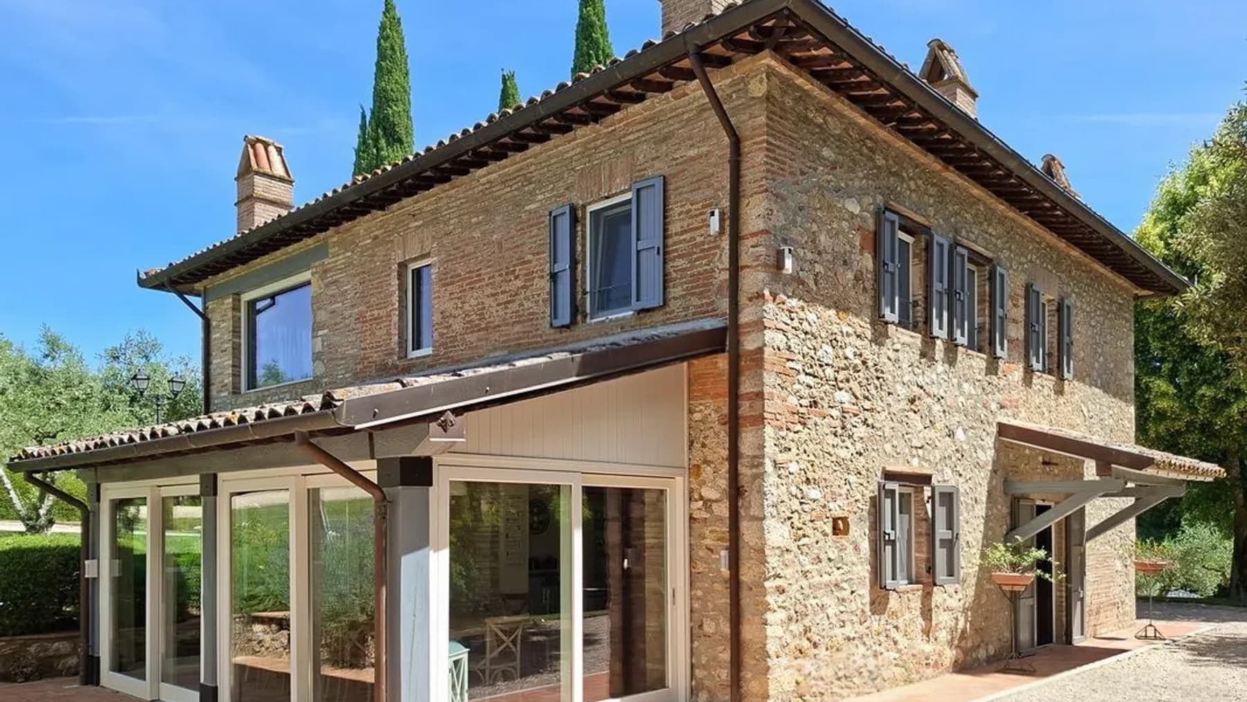 Villa con Piscina e Uliveto a Massa Martana, Umbria