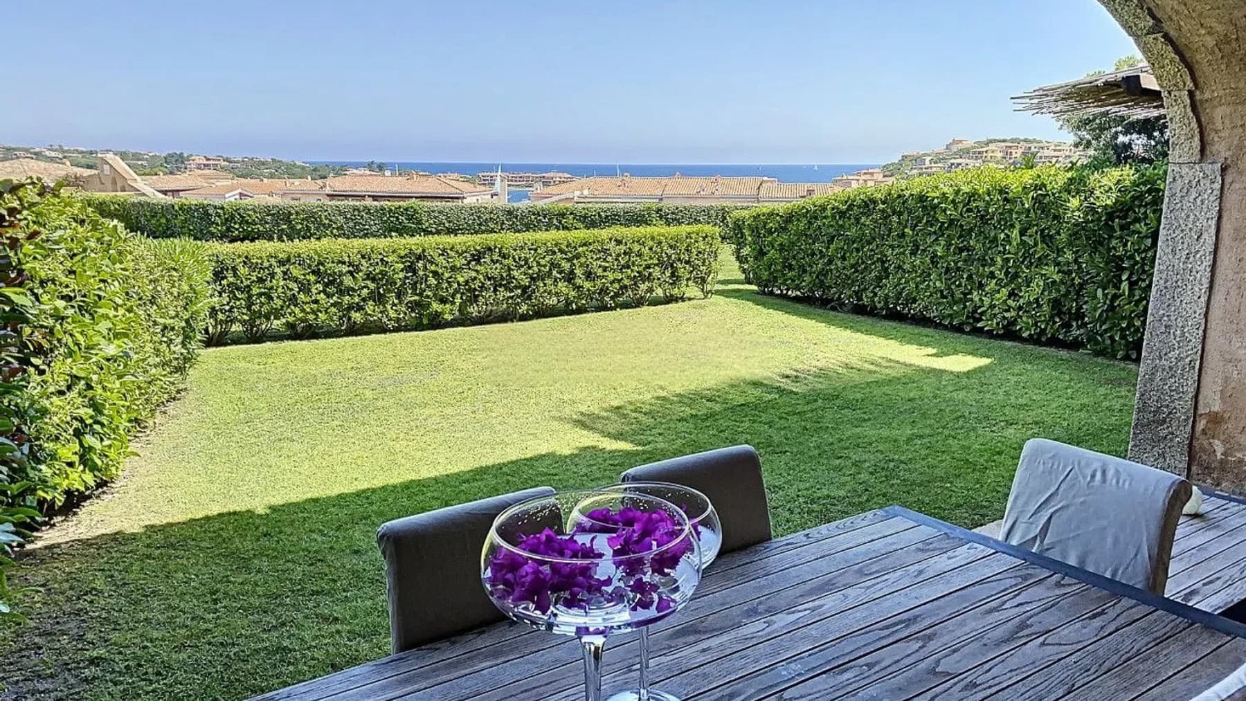 Appartamento esclusivo a Porto Cervo con giardino privato
