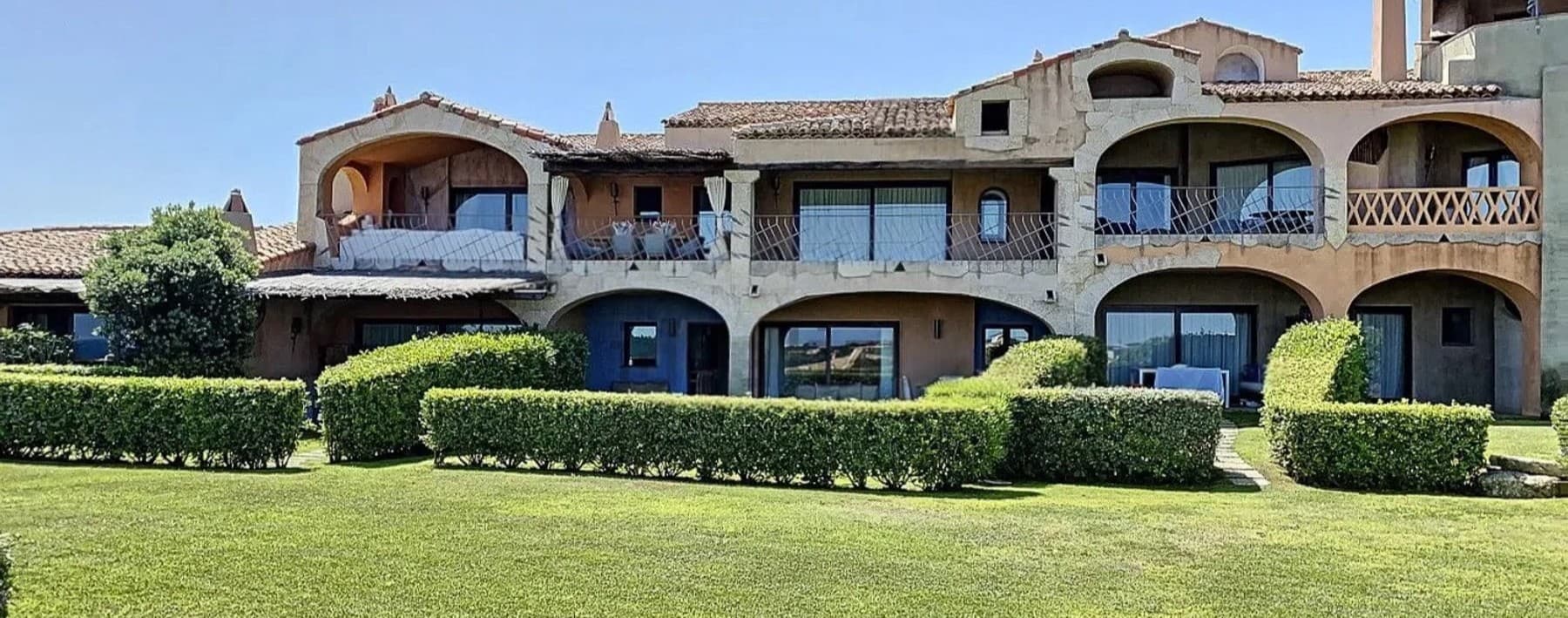 Appartamento esclusivo a Porto Cervo con giardino privato
