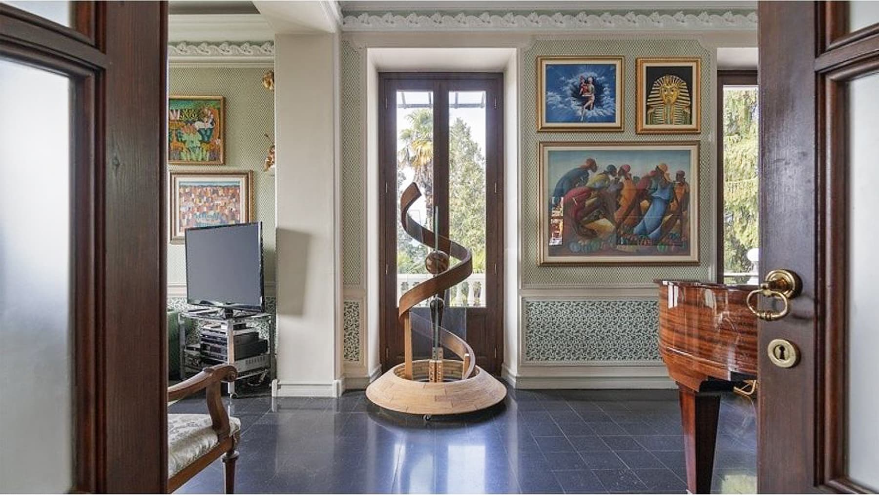 Villa in Luino Overlooking Lake Maggiore, Lombardia