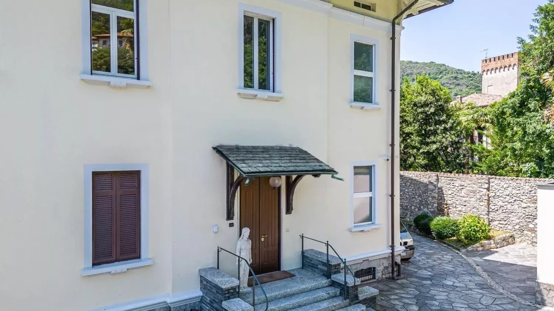 Elegant Villa Overlooking Lake Como, Lombardia