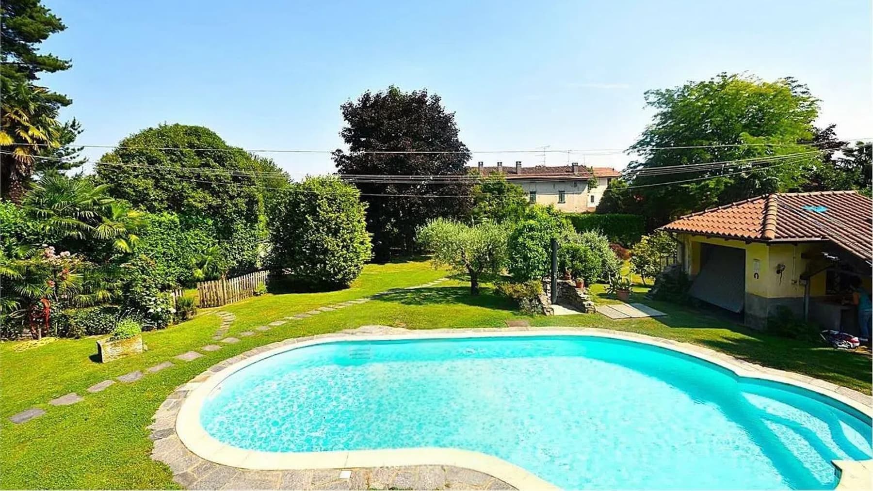Villa in Lesa with Views of Lake Maggiore, Piedmont