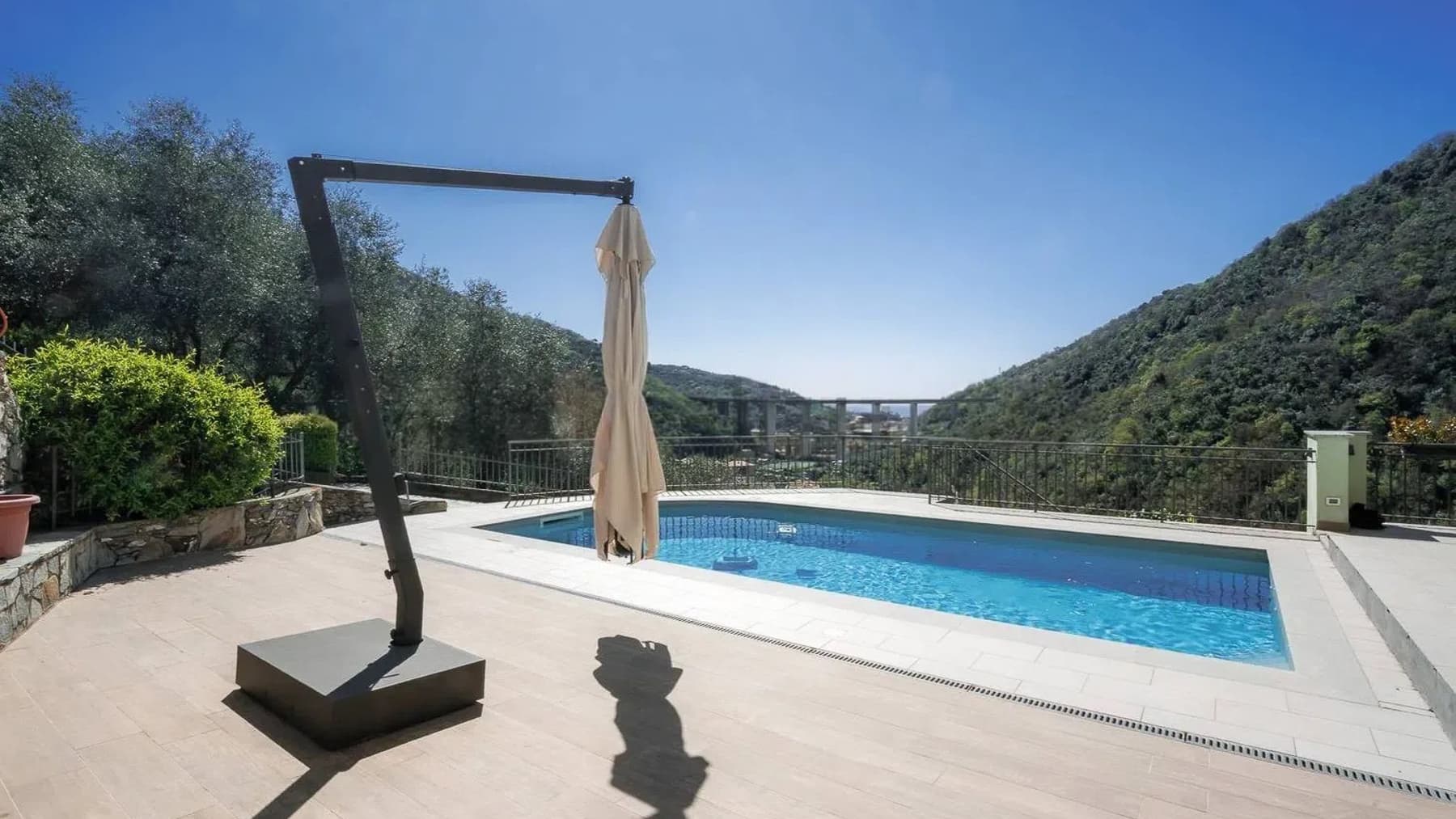 Villa panoramica a Corticella immersa nel verde