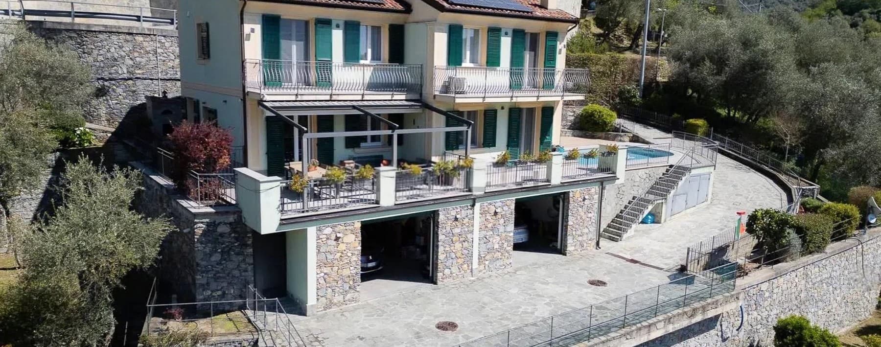 Villa panoramica a Corticella immersa nel verde