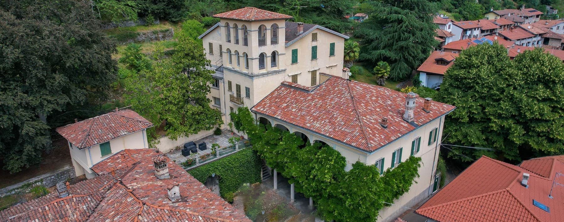 Villa storica a Castello Cabiaglio nel Parco del Campo dei Fiori