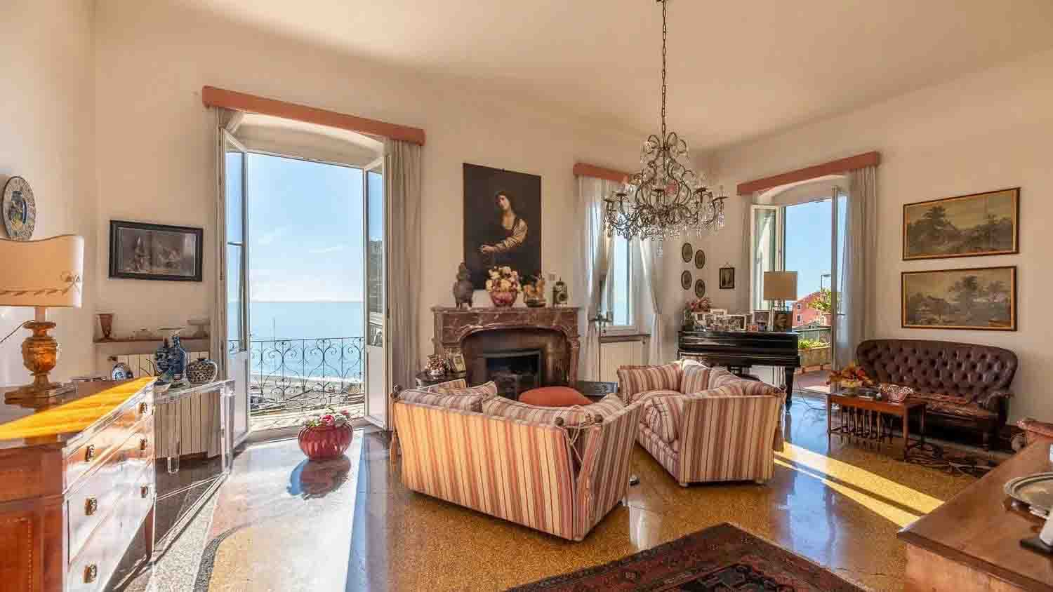 Villa con terrazzo vista mare a Sori, box doppio