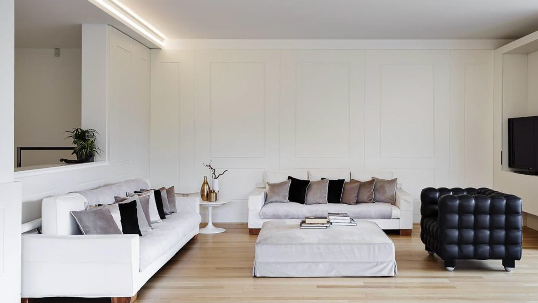 Villa moderna a Varese, 450mq immersa nel verde