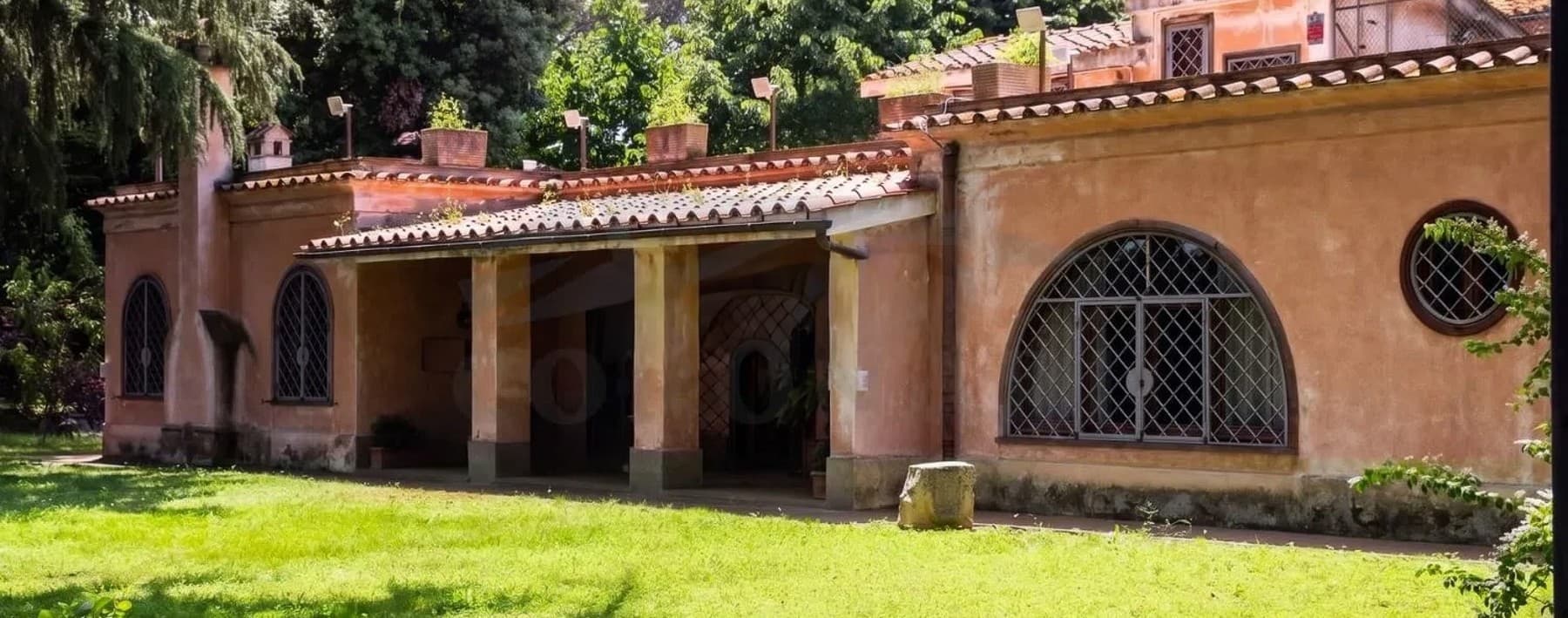 Elegant Villa for Sale in Rome, Lazio Region