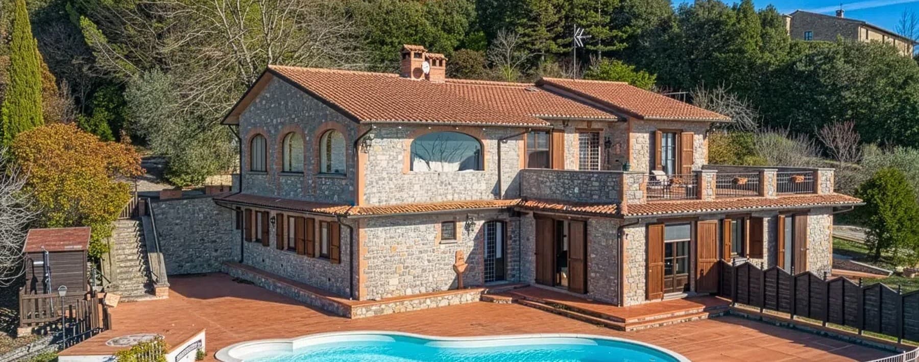 Casale a Gosparini con vista sul Lago Trasimeno, Umbria