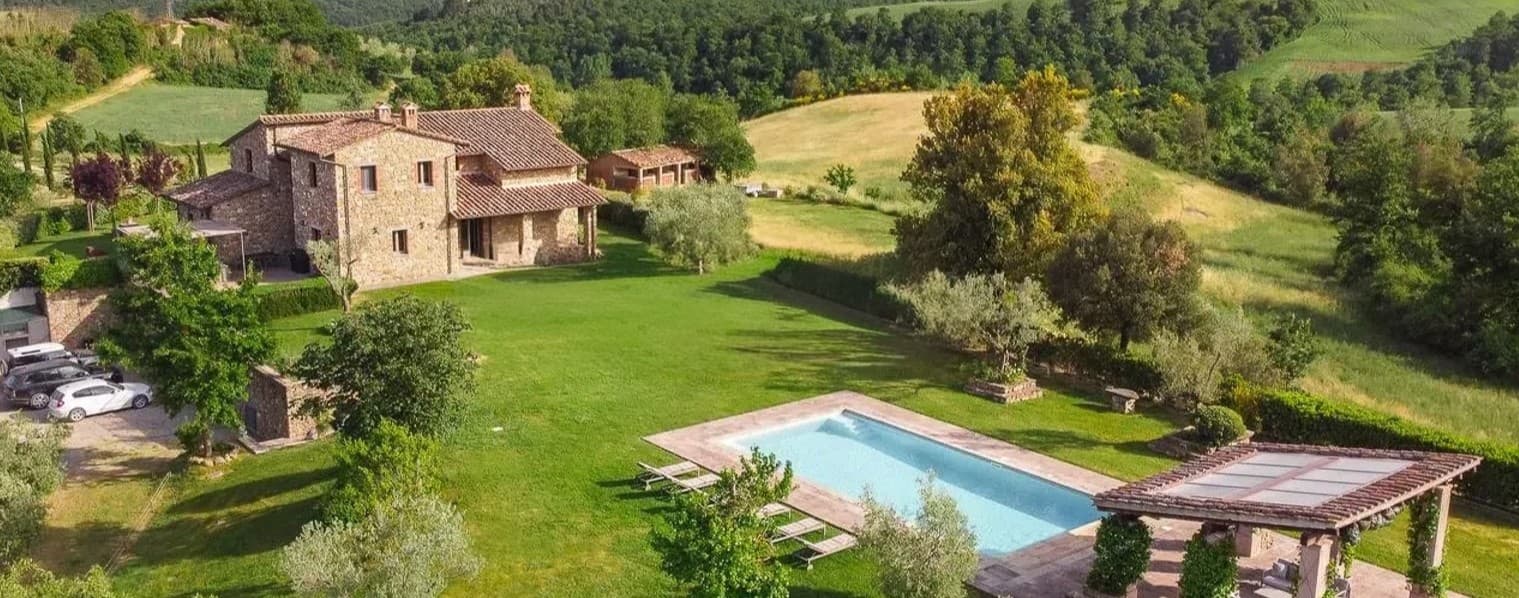 Casale con piscina e terreno a Città della Pieve, Umbria