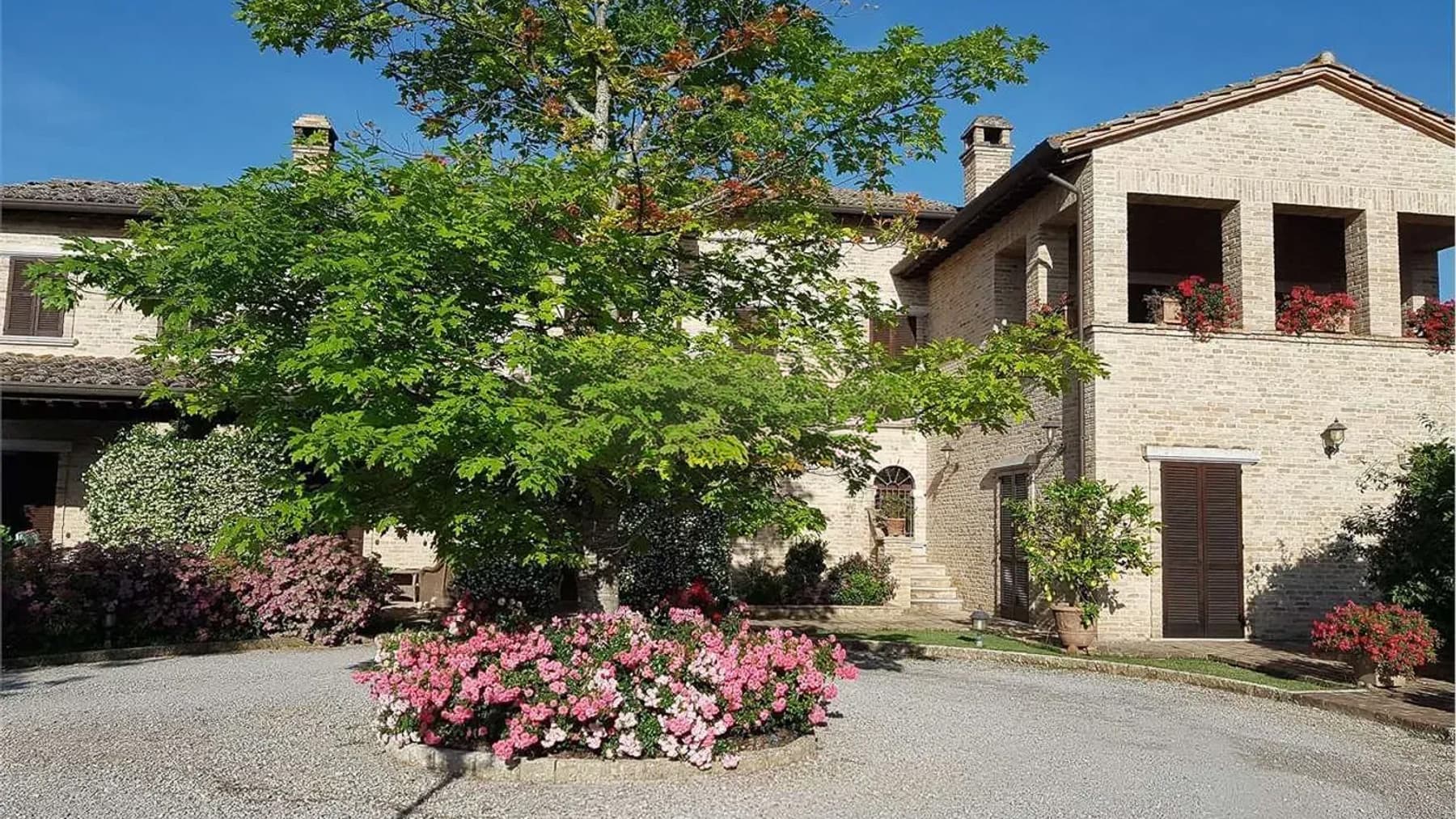 Casale ristrutturato con vista su Assisi, Perugia