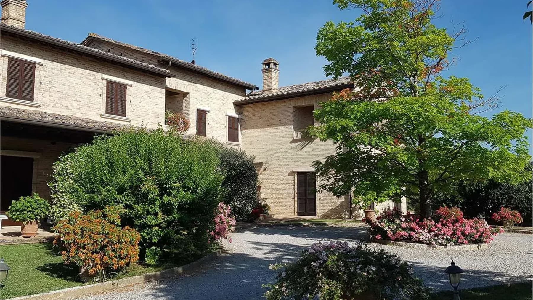 Casale ristrutturato con vista su Assisi, Perugia