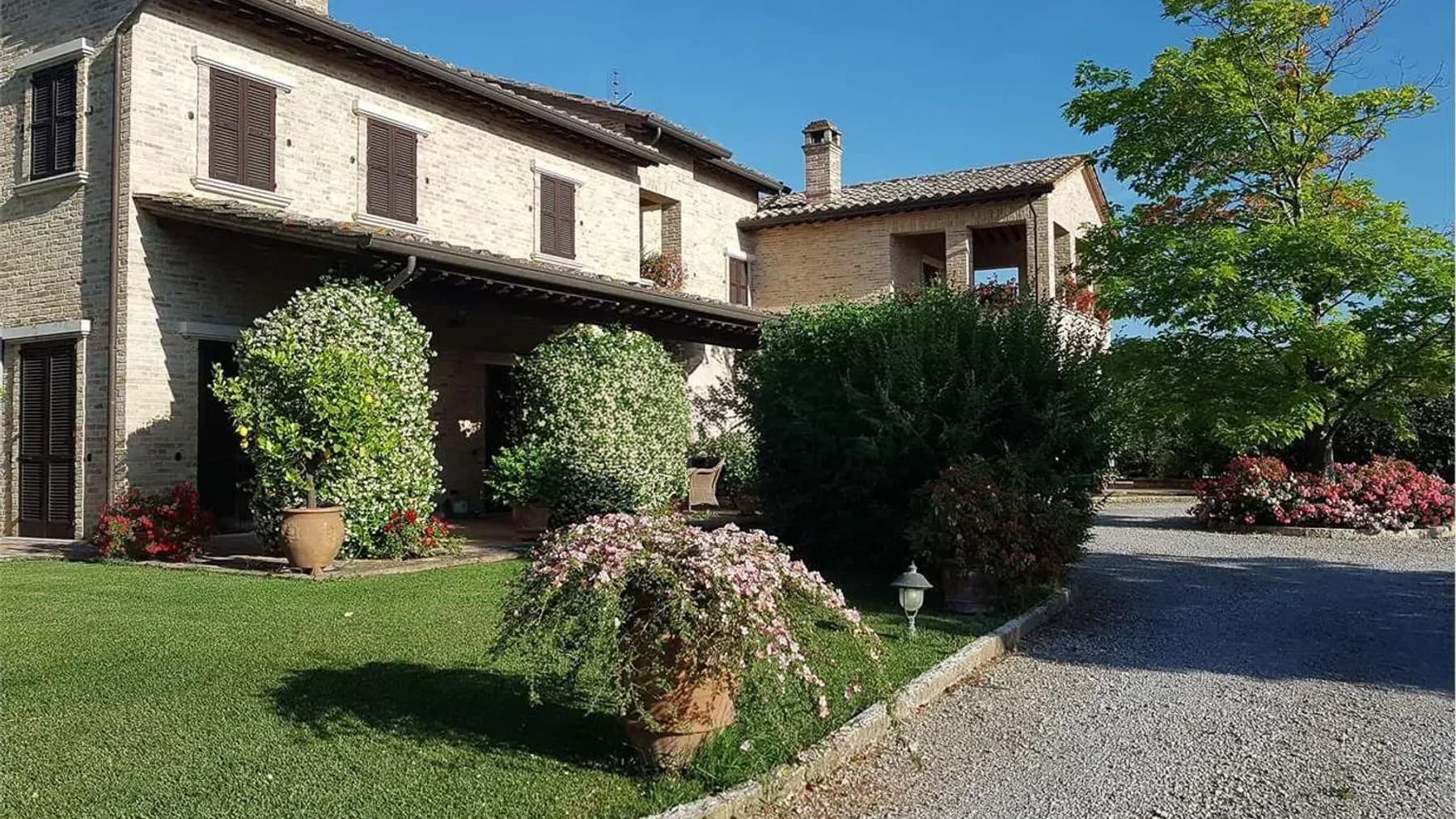 Casale ristrutturato con vista su Assisi, Perugia