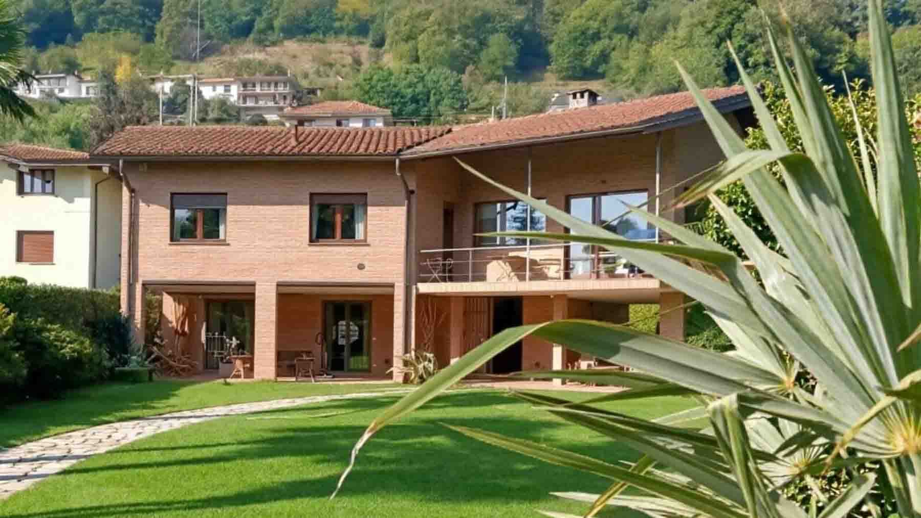 Villa esclusiva a Meina con vista Lago Maggiore