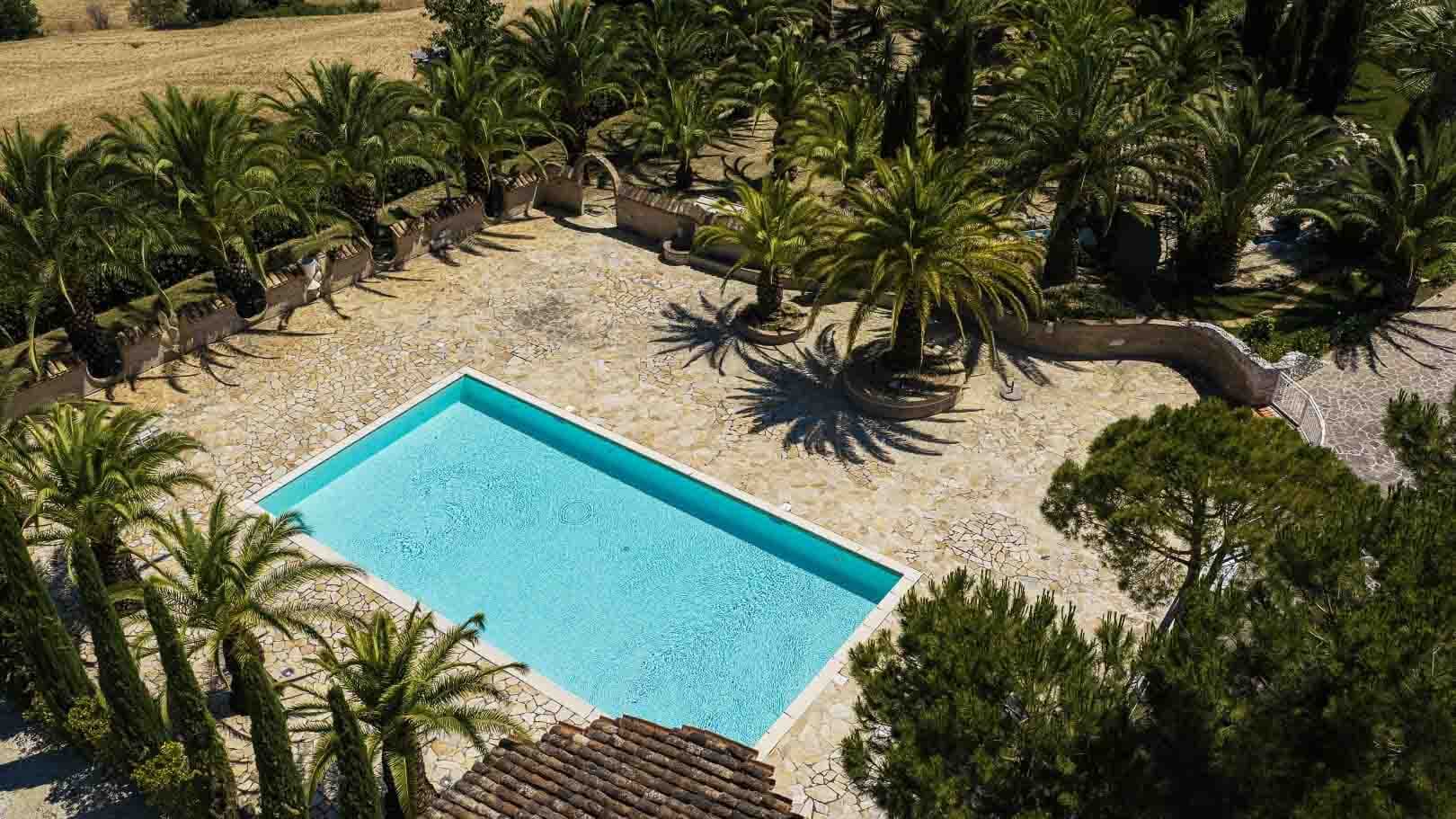 Albergo a Monte San Pietrangeli con parco scenografico