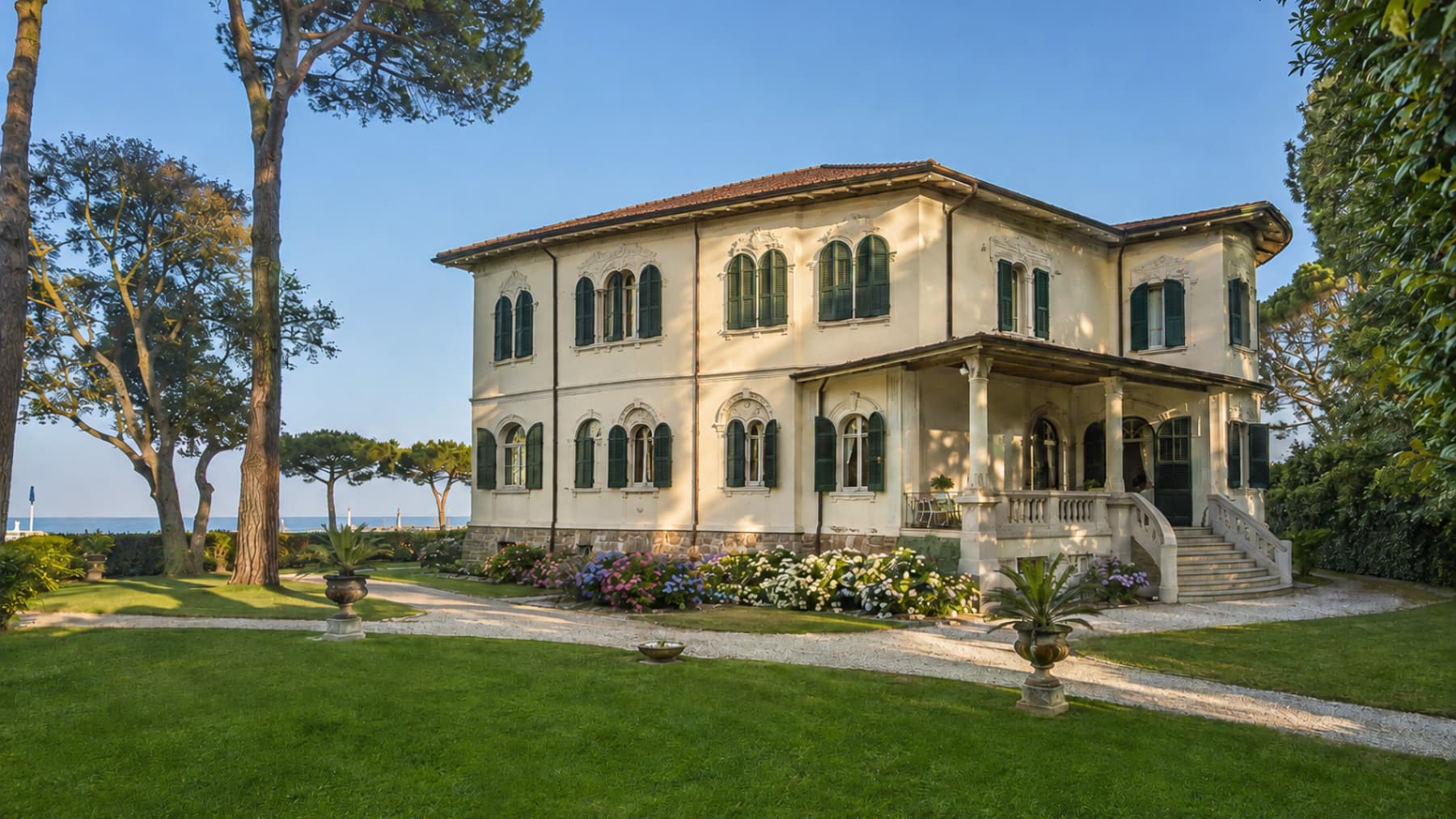 Charming Villa in Forte dei Marmi, Tuscany