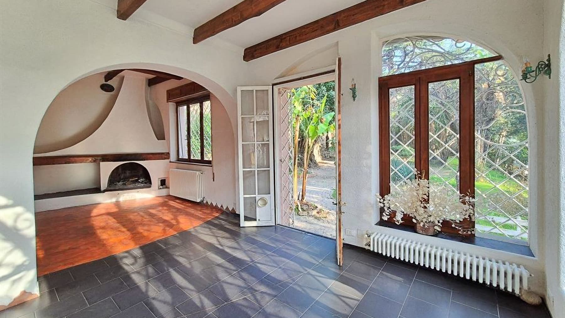 Villa con Parco Privato e Vista Mare ad Alassio