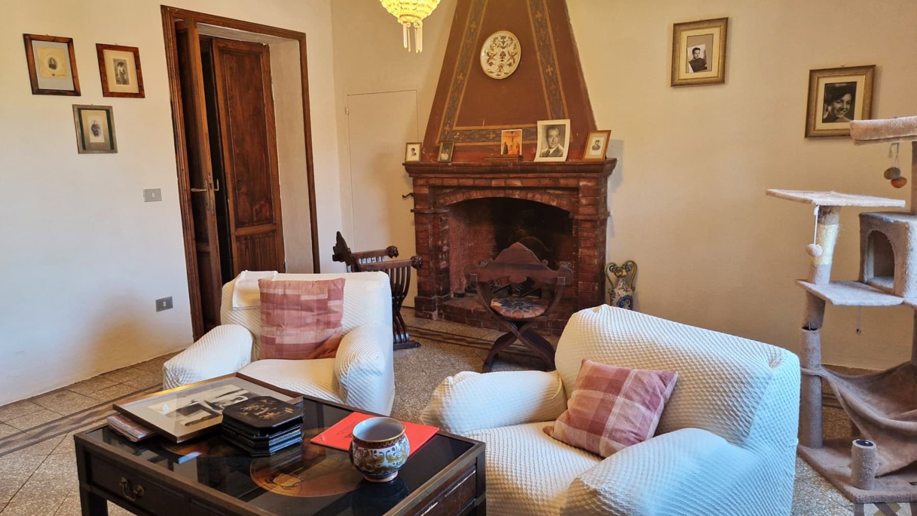 Casale storico tra Umbria e Toscana, Castiglione del Lago
