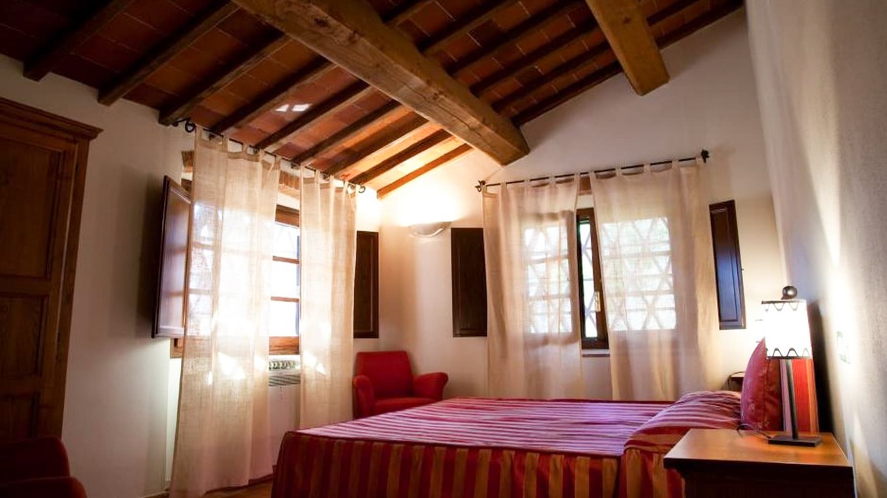 Charming Farm in Bucine, Tuscany Countryside
