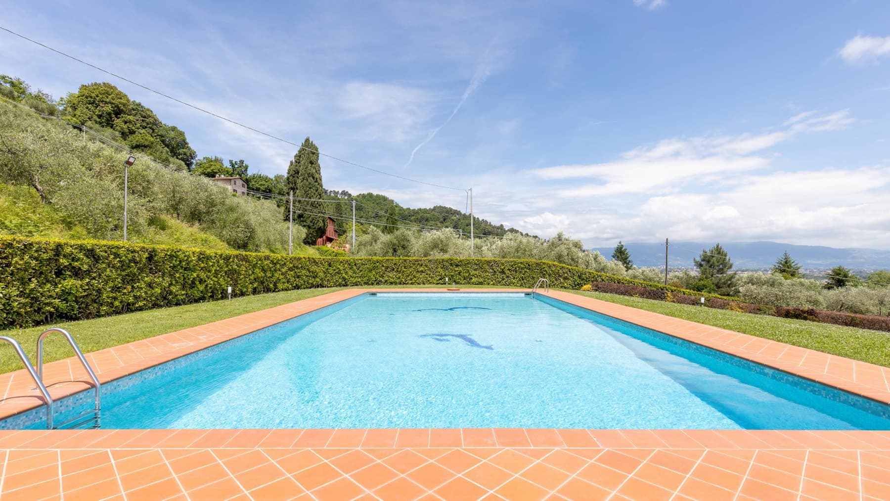 Villa con Vista Panoramica sulle Colline di Lucca