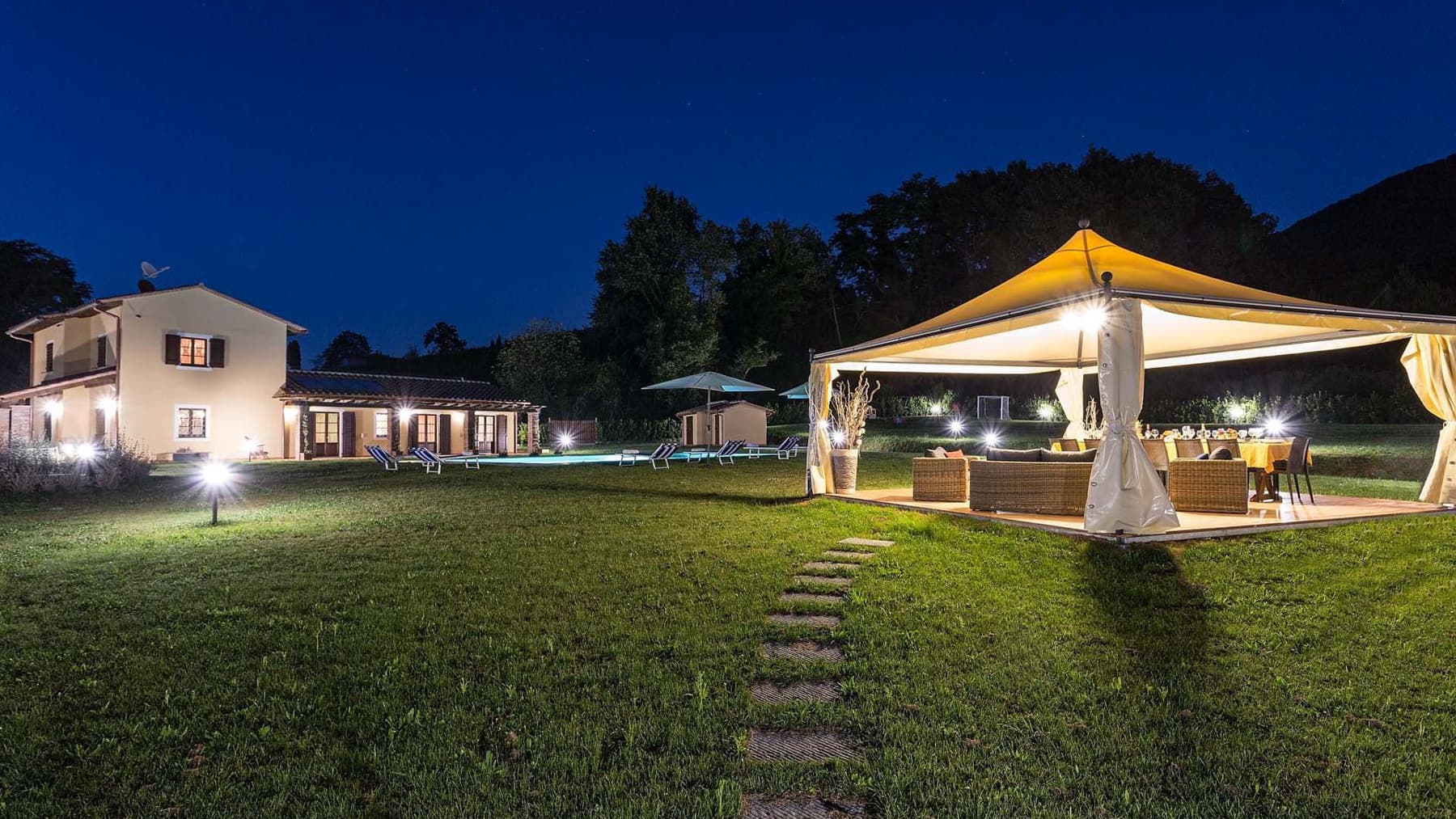 Villa esclusiva con piscina e parco a Lucca, Toscana
