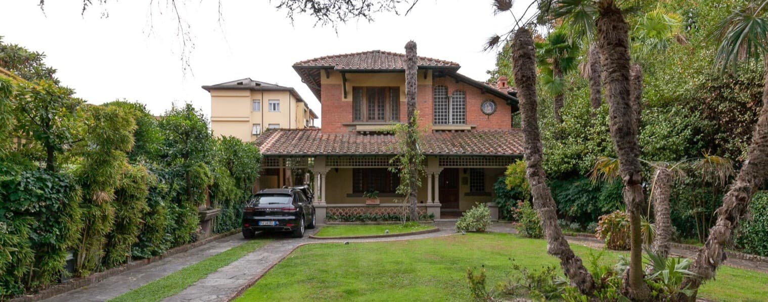 Villa Liberty 350mq nel cuore di Lucca, Toscana