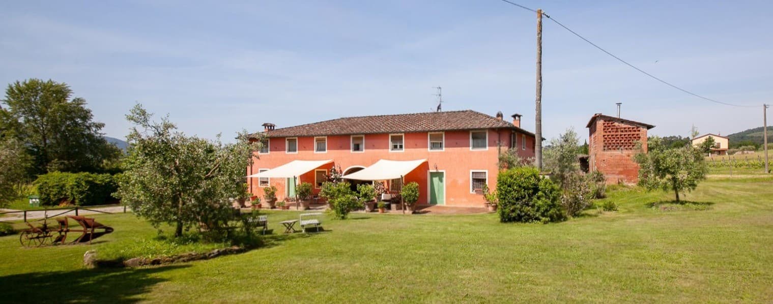 Casale tipico a Lucca, ampio e ristrutturato con charme