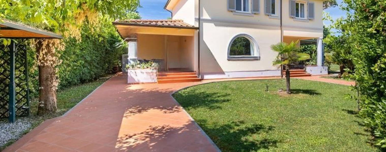 Stunning Villa in Forte dei Marmi, Tuscany