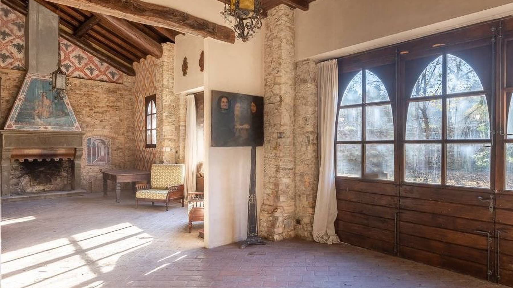 Castello storico con piscina a Gazzola, Piacentine