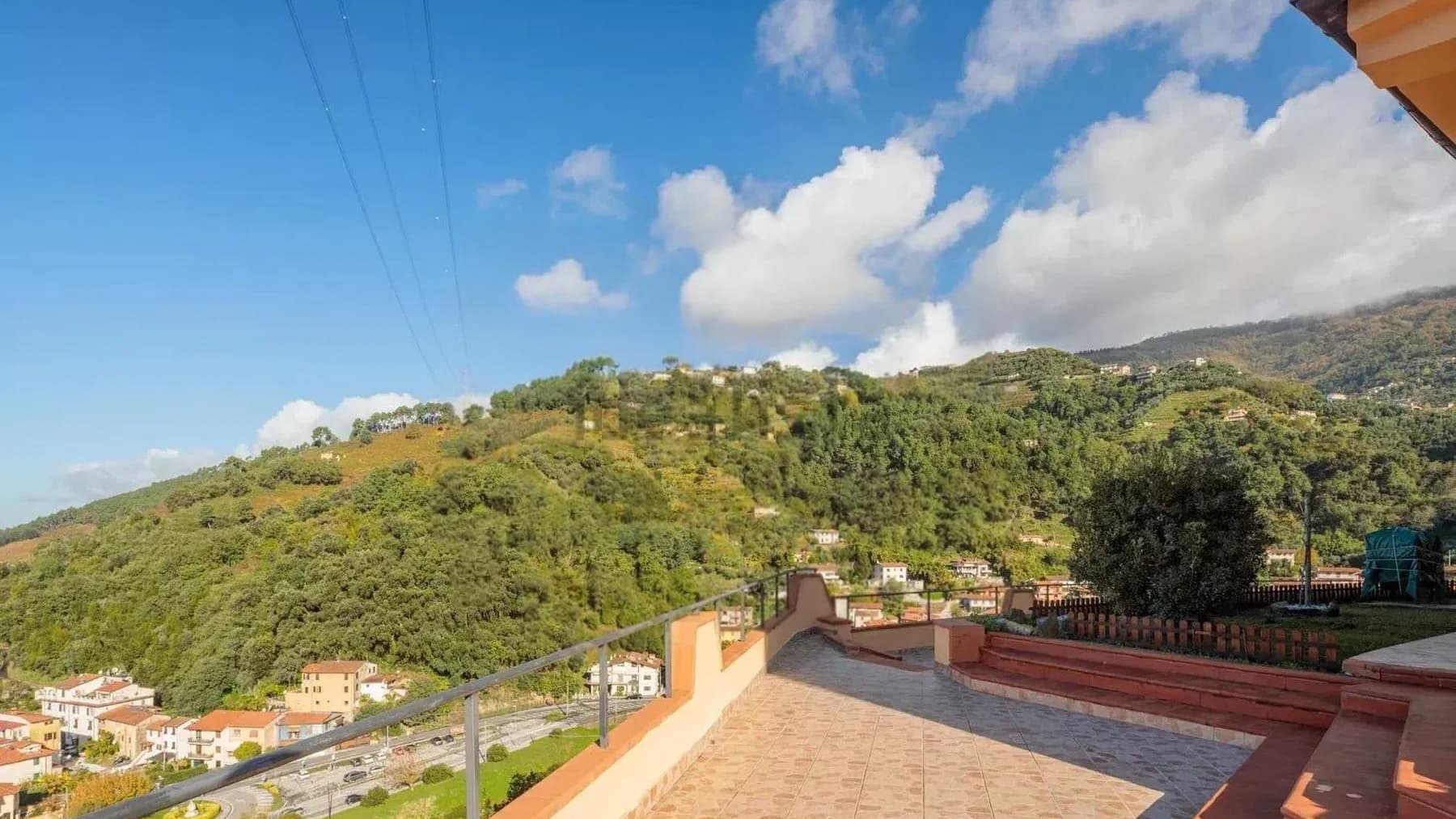 Villa panoramica a Montignoso, cuore della Toscana