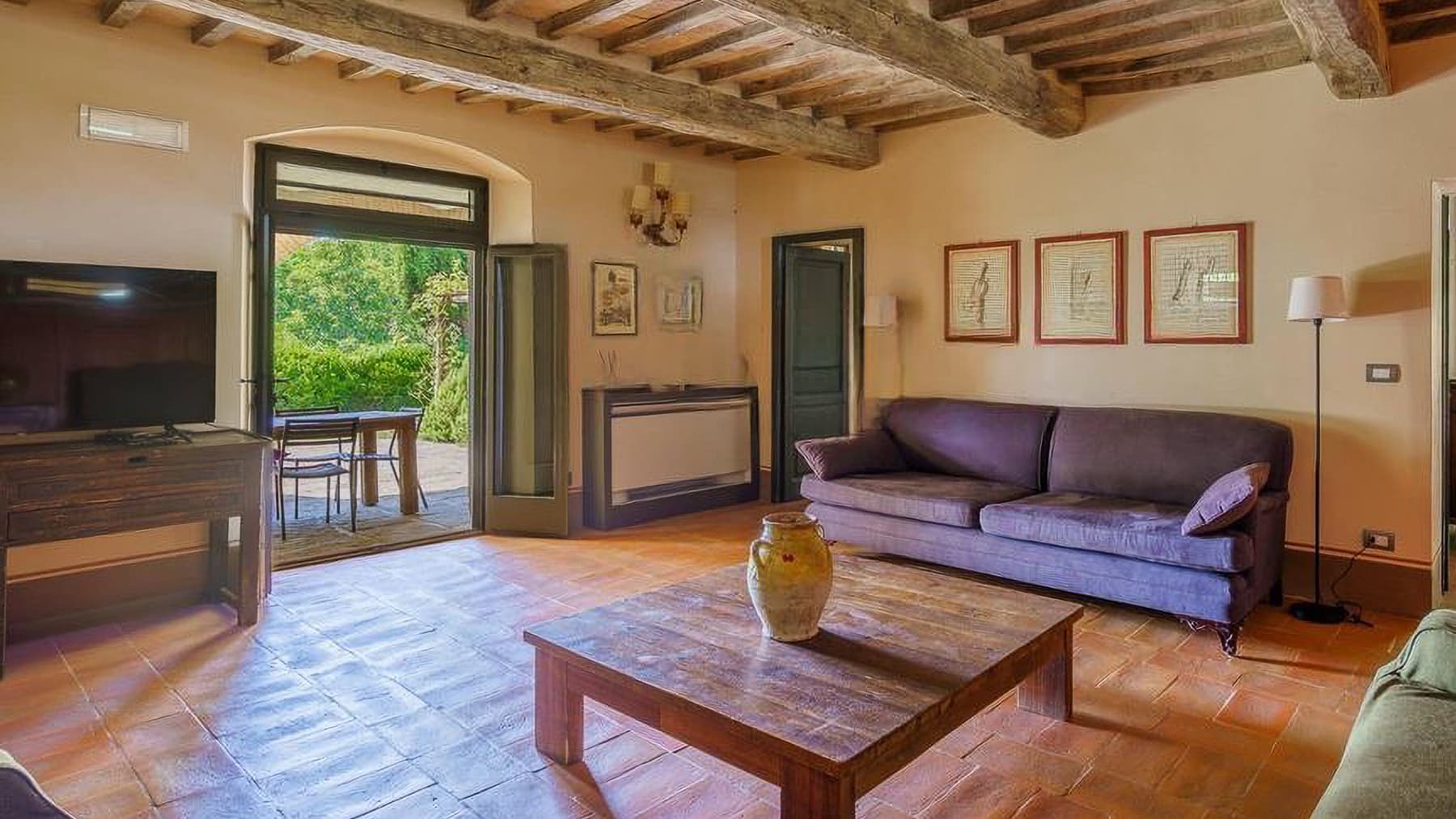 Villa con Vigneti Biologici a Peneto, Toscana