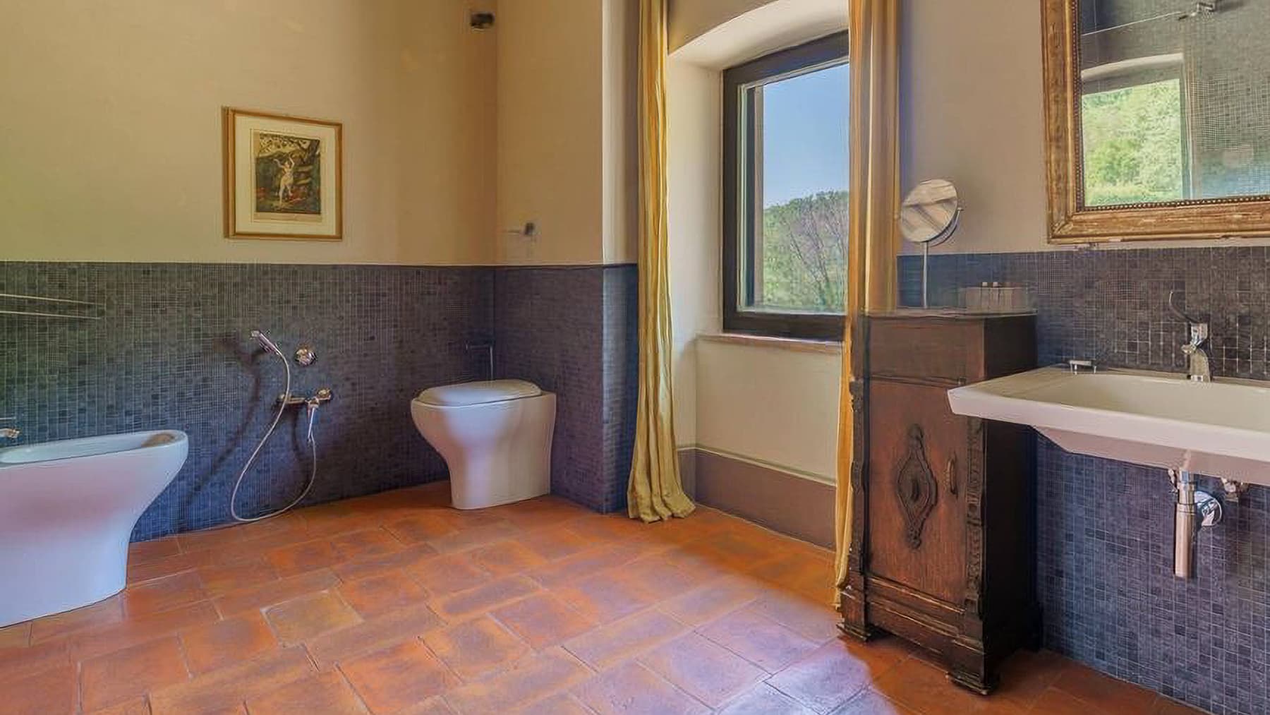 Villa con Vigneti Biologici a Peneto, Toscana