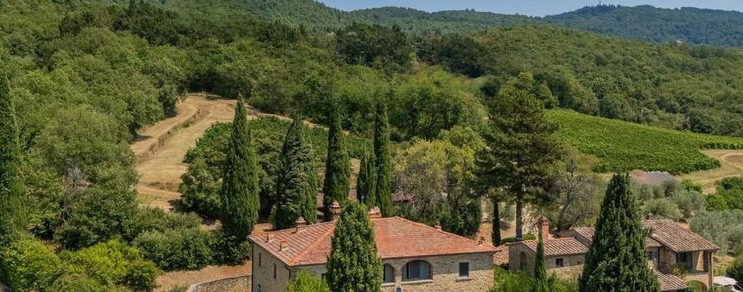 Villa con Vigneti Biologici a Peneto, Toscana