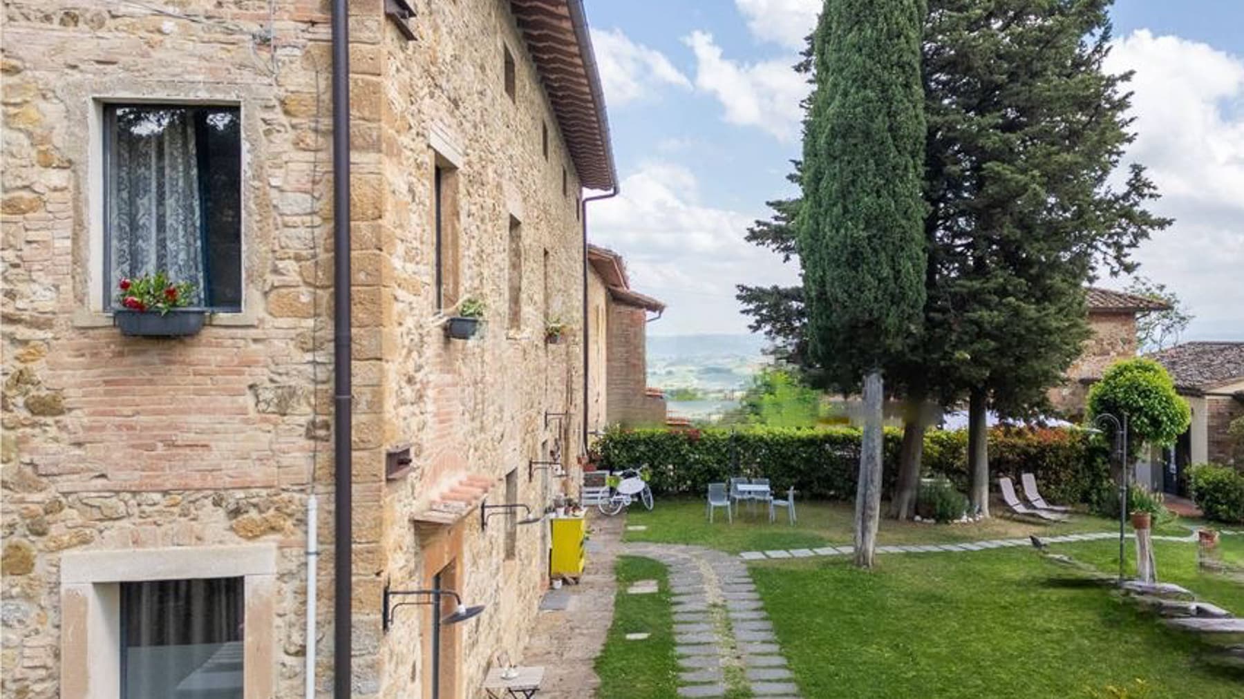 Villa con piscina tra le colline di San Gimignano