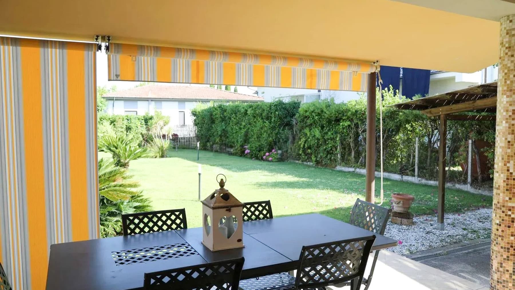 Villa con giardino nel cuore di Forte dei Marmi