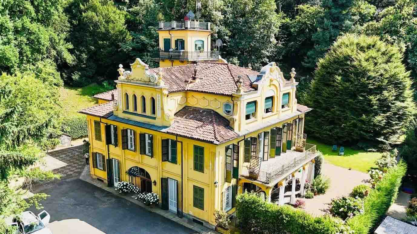 Villa storica a Torino, eleganza nel verde collinare