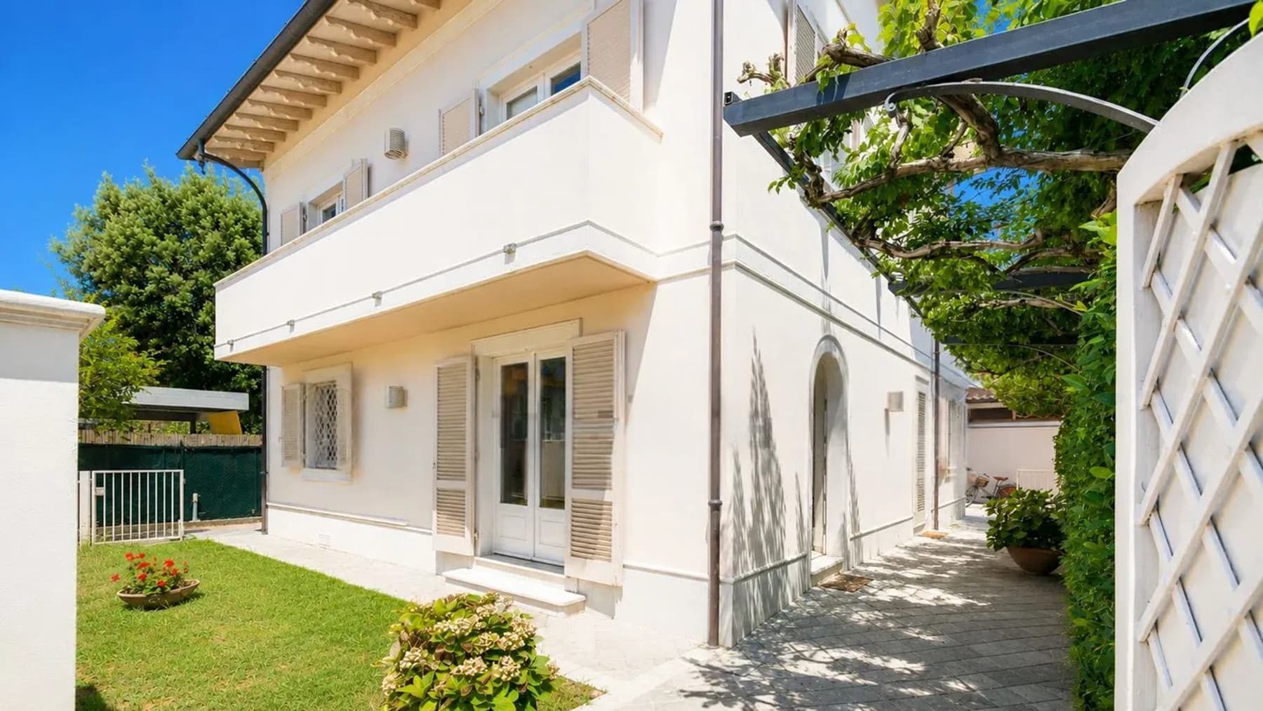 Villa esclusiva a Forte dei Marmi, 300m dalla spiaggia