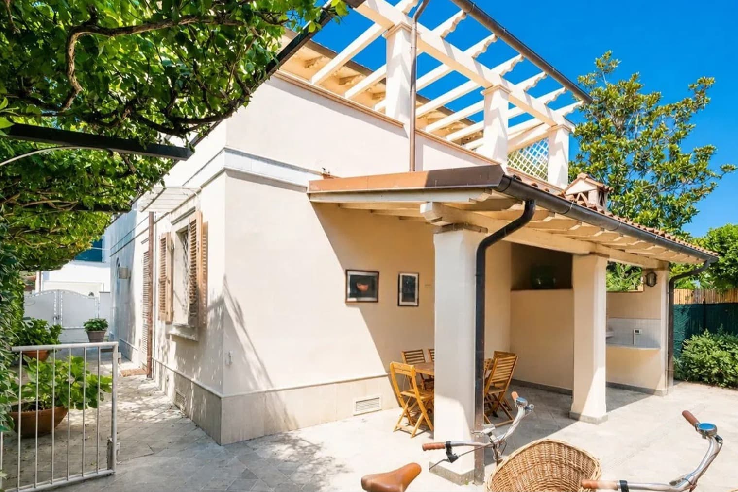 Villa esclusiva a Forte dei Marmi, 300m dalla spiaggia