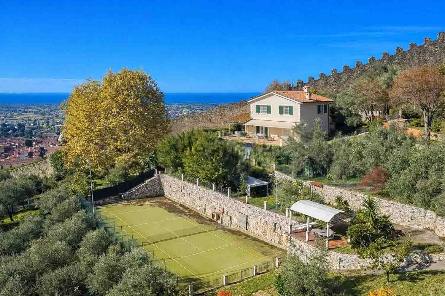Villa di Charme con Vista Versilia, Pietrasanta
