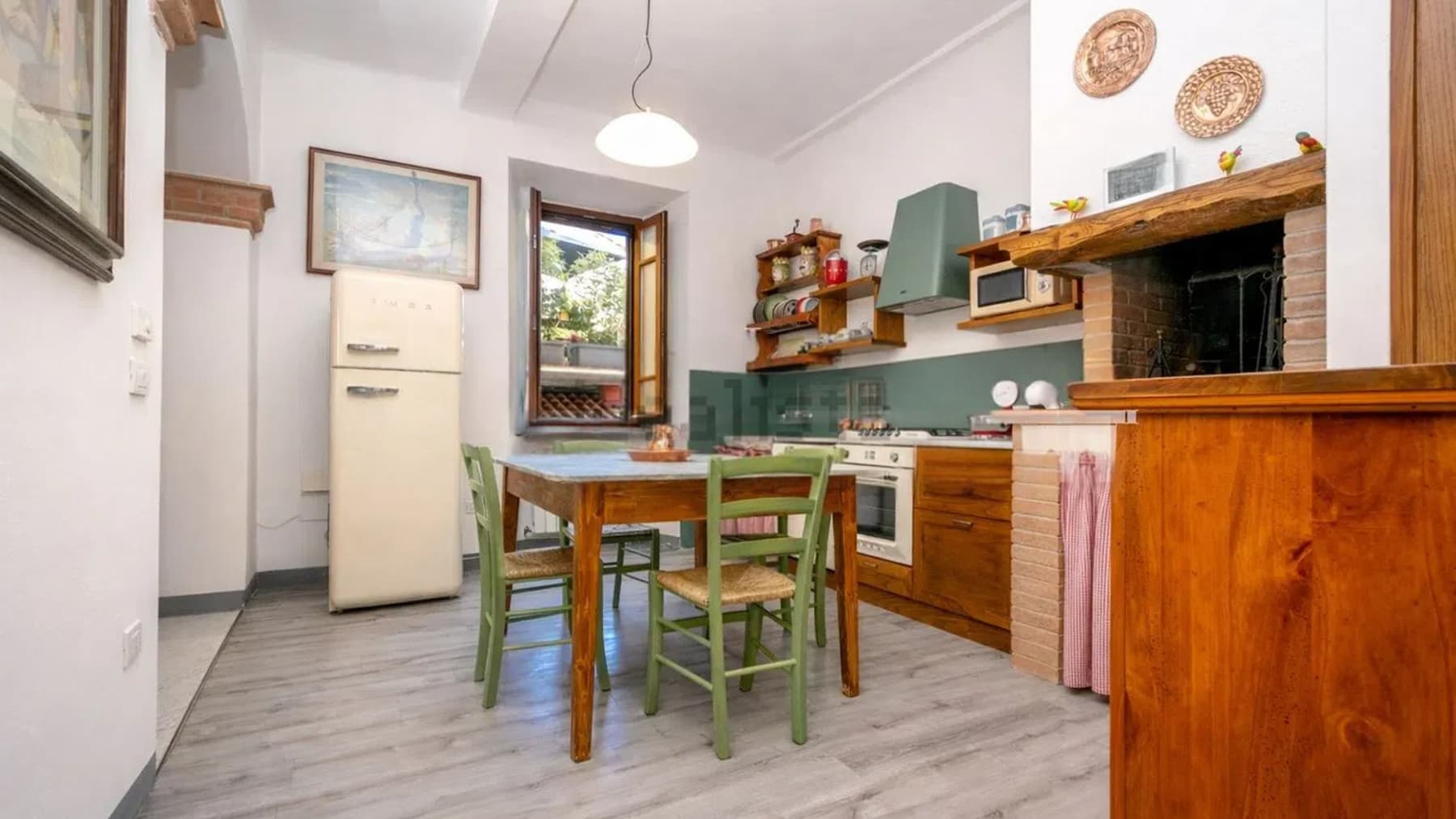Appartamento storico nel centro di Pietrasanta, Versilia