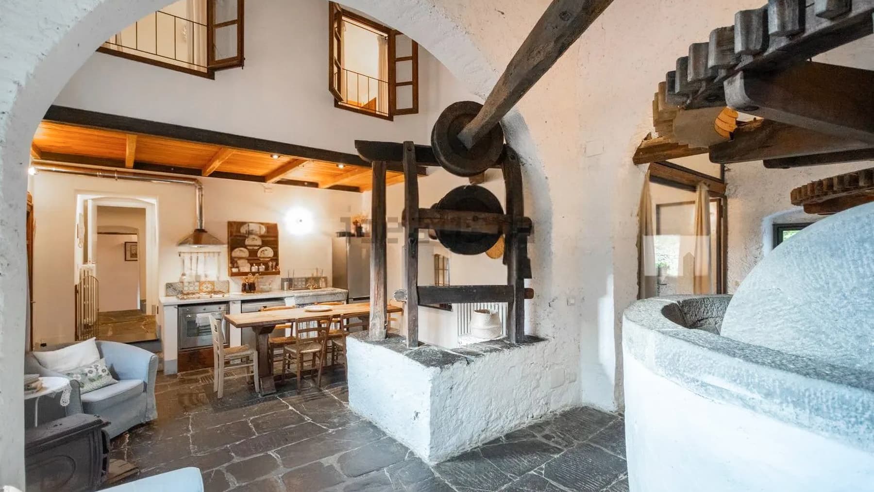 Casale storico a Casano ai piedi delle Alpi Apuane