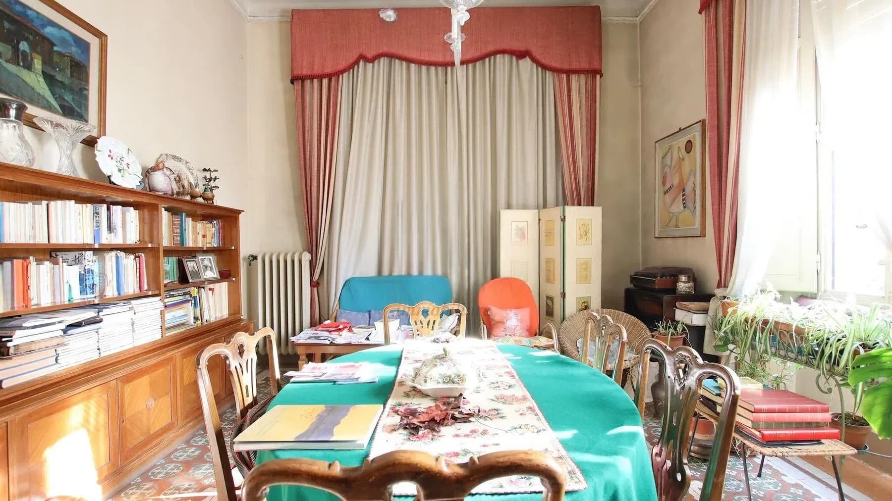 Villa Liberty esclusiva fronte mura a Lucca