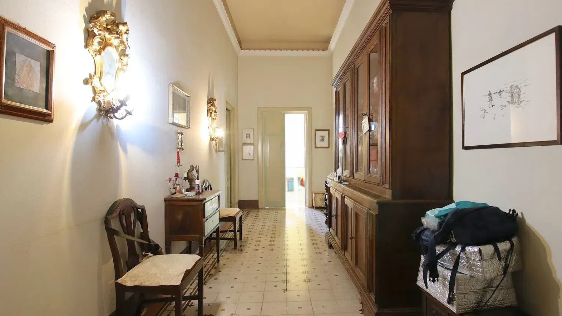 Villa Liberty esclusiva fronte mura a Lucca