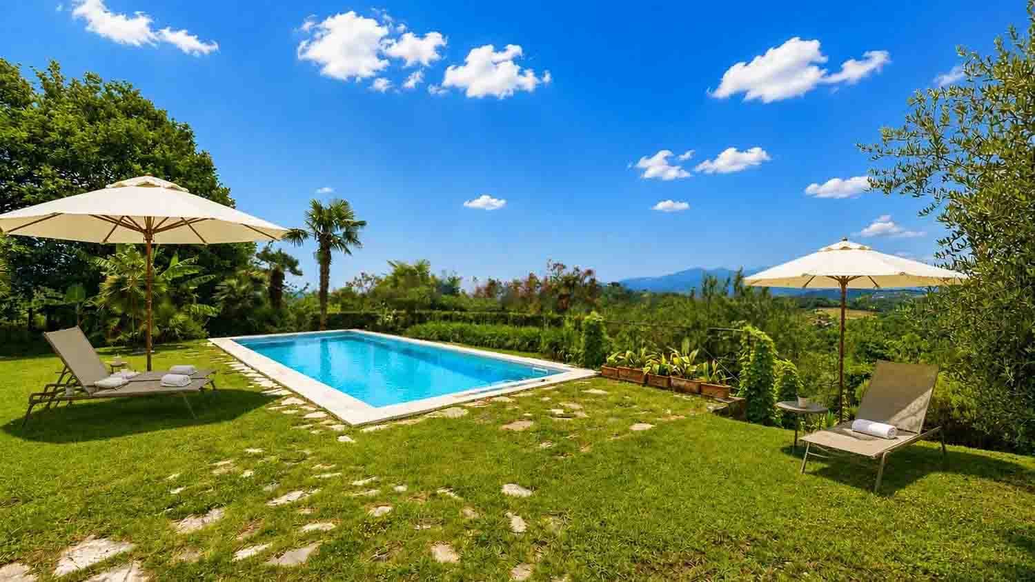 Villa con Vista Panoramica in Toscana, Lucca