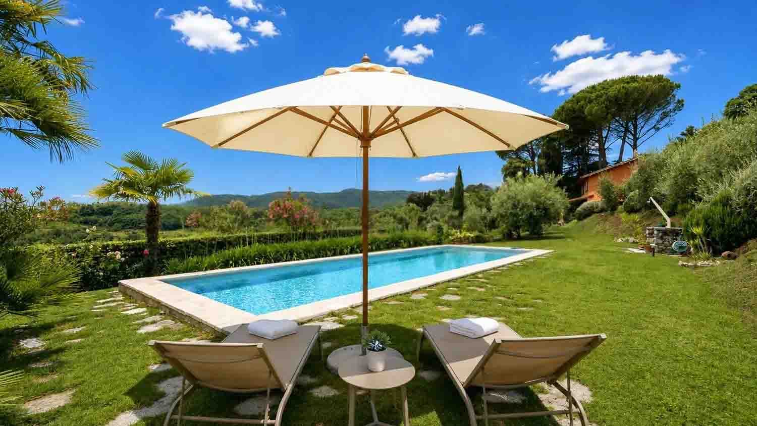 Villa con Vista Panoramica in Toscana, Lucca