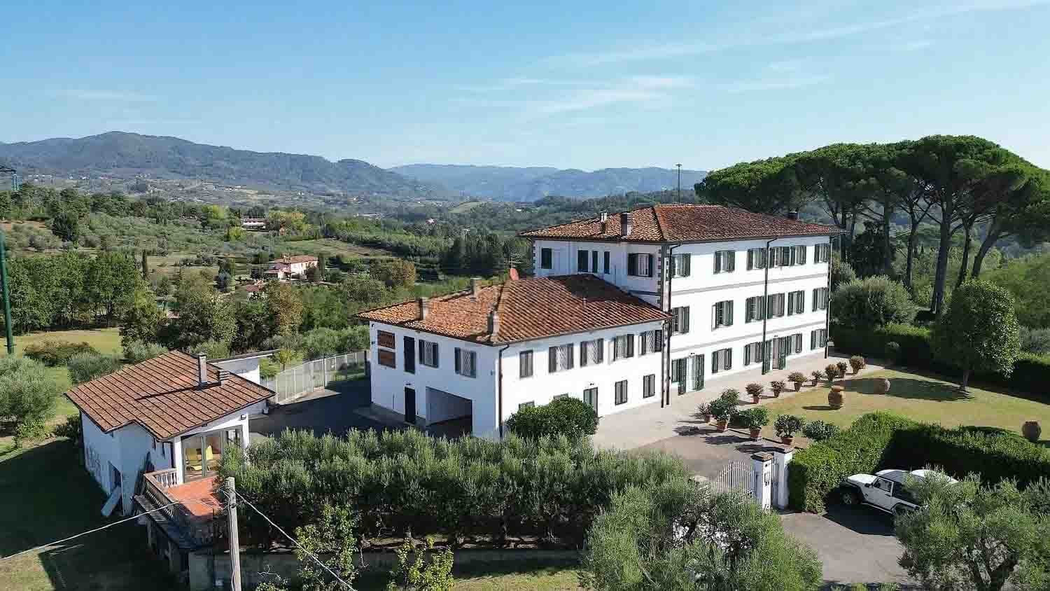 Villa storica con vista panoramica a Capannori, Toscana