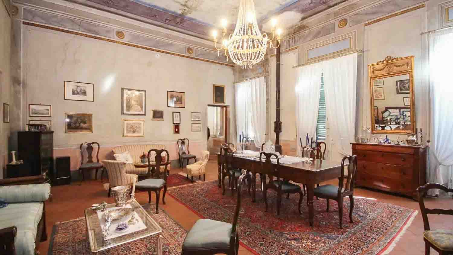 Villa storica a Capannori, nel cuore della Toscana